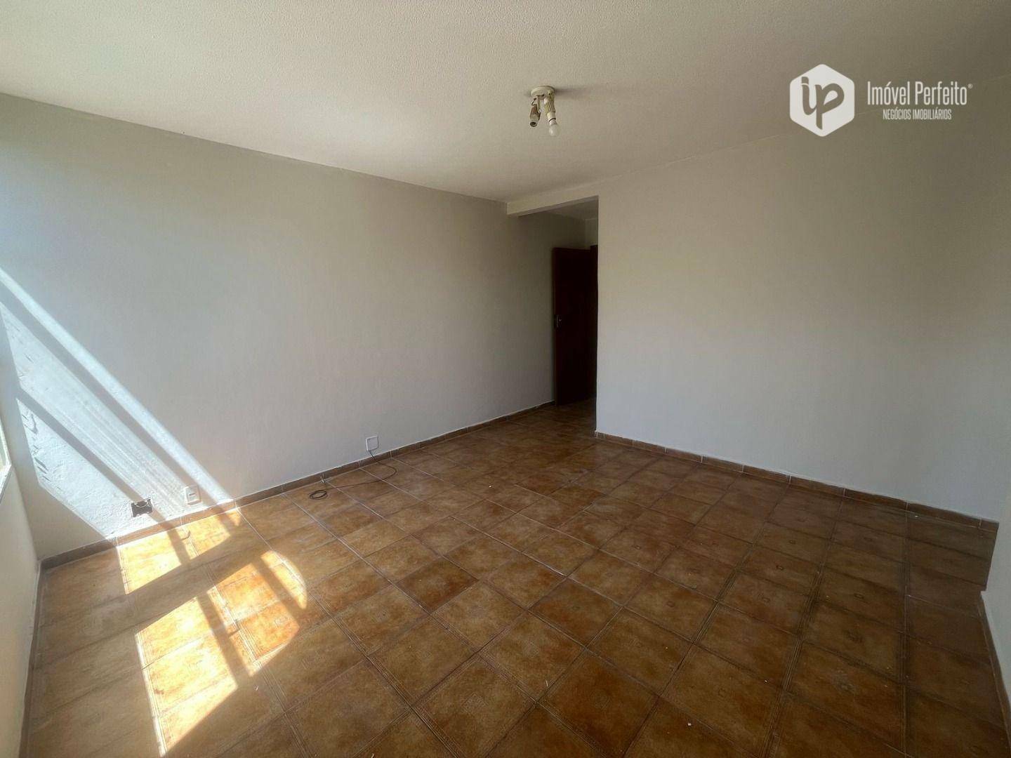 Apartamento para alugar com 2 quartos, 60m² - Foto 3