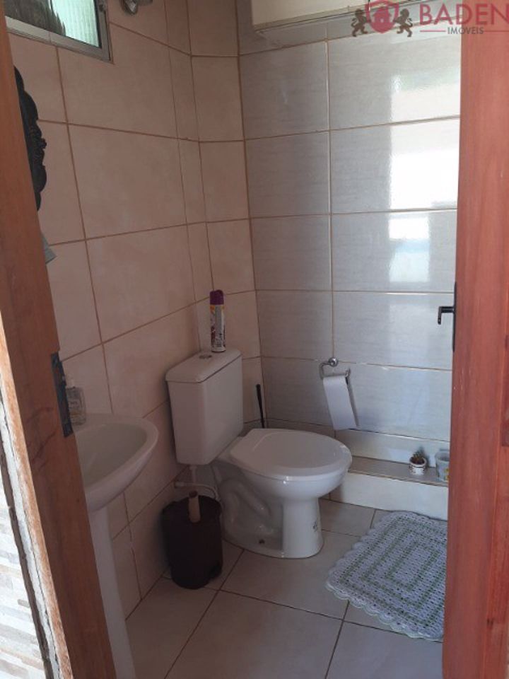 Casa à venda com 4 quartos, 200m² - Foto 11