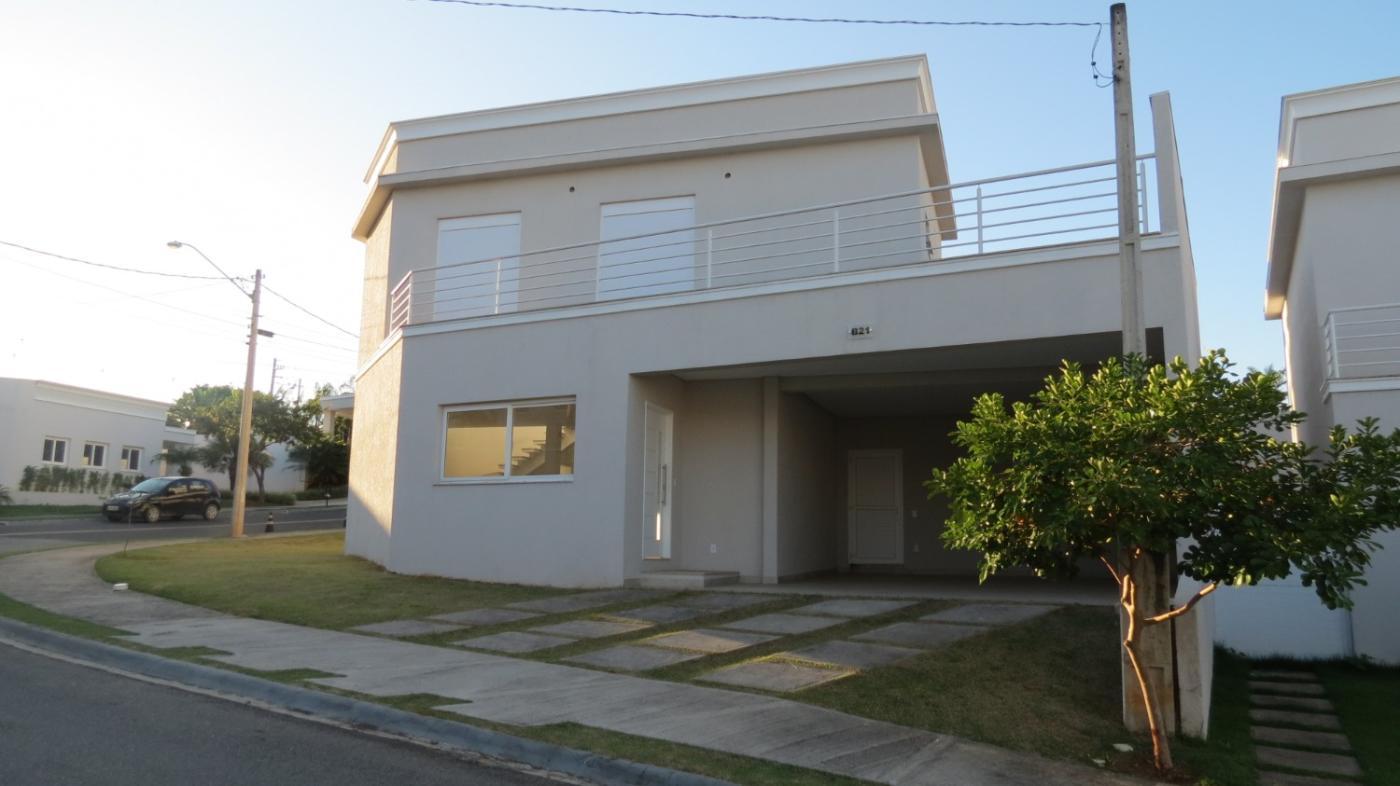 Casa de Condomínio à venda com 4 quartos, 310m² - Foto 1