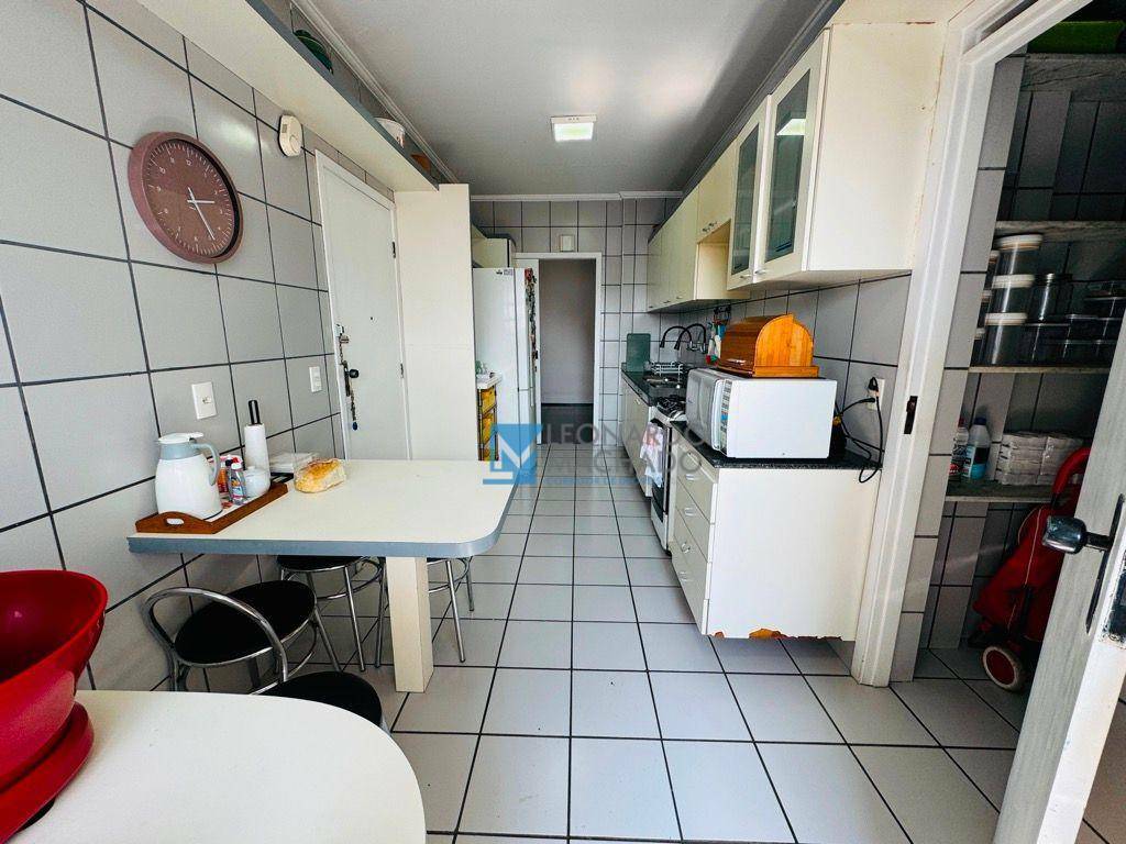 Apartamento à venda com 4 quartos, 140m² - Foto 22