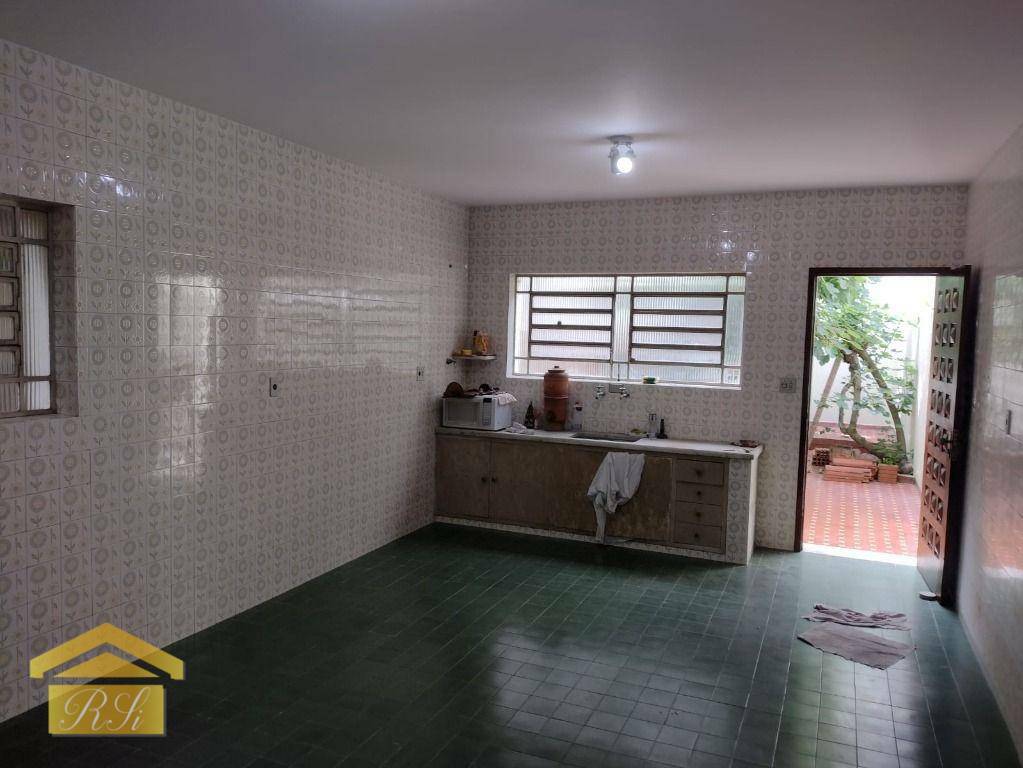 Sobrado para alugar com 3 quartos, 200m² - Foto 14