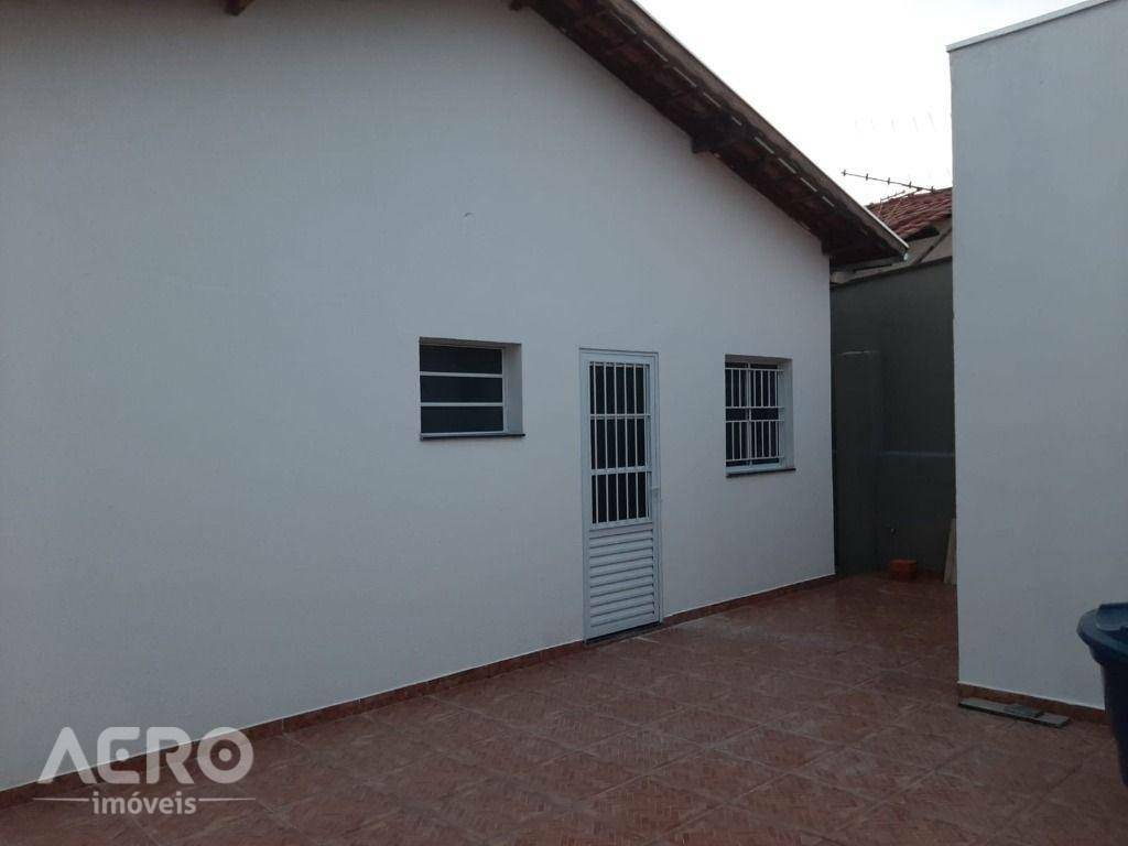 Casa à venda com 2 quartos, 130m² - Foto 2