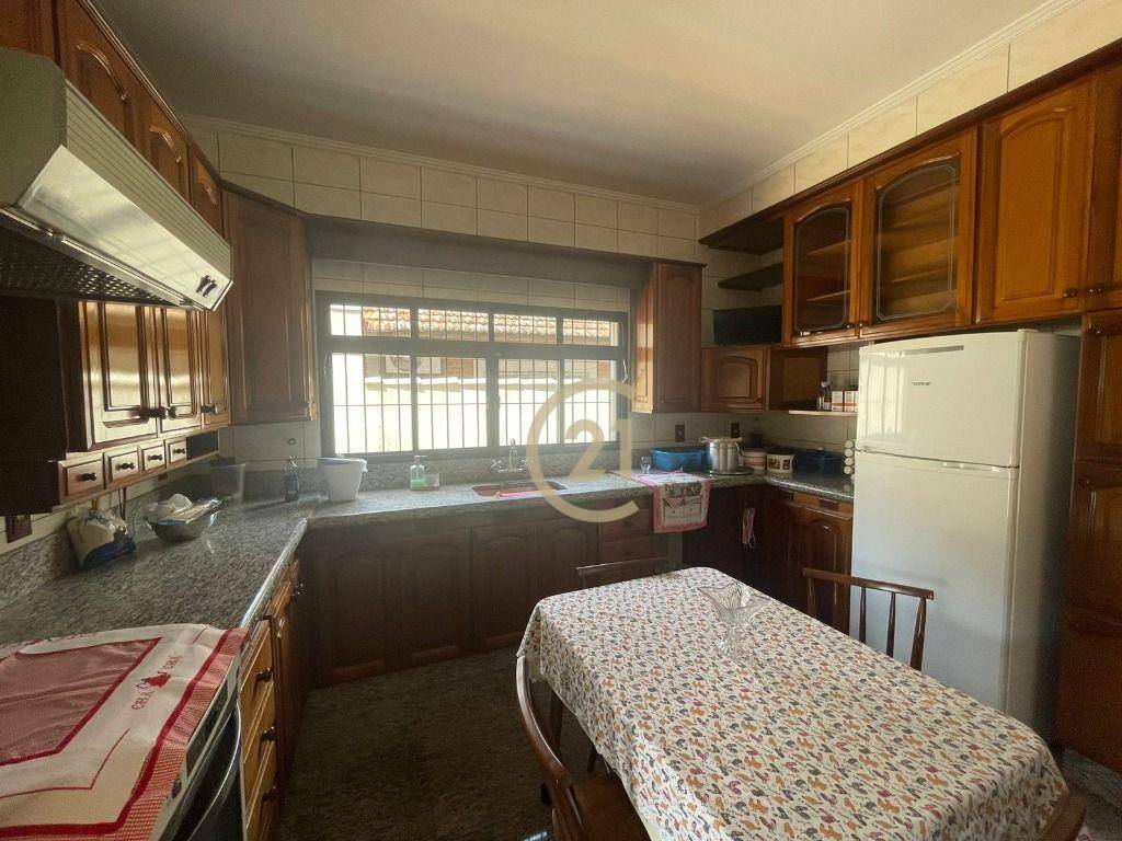 Casa à venda e aluguel com 4 quartos, 315m² - Foto 19