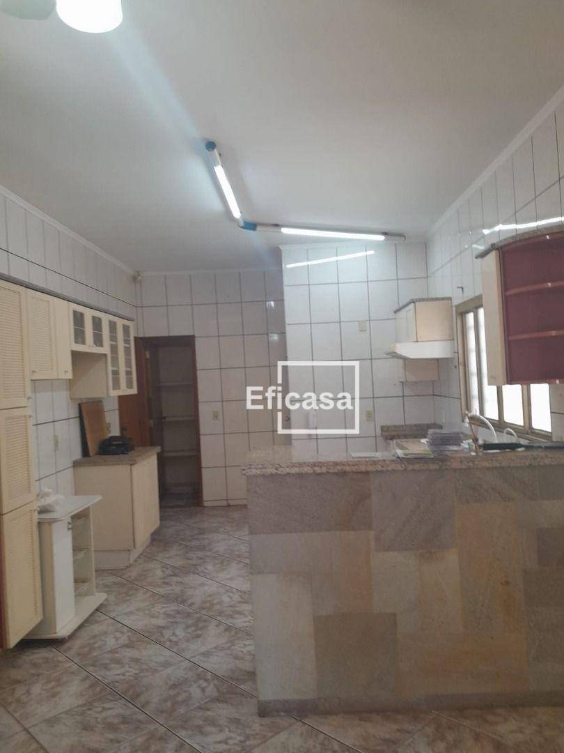 Casa à venda com 3 quartos, 200m² - Foto 21