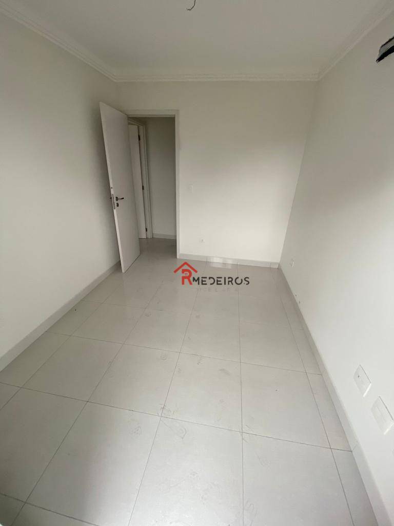 Apartamento à venda com 3 quartos, 122m² - Foto 18