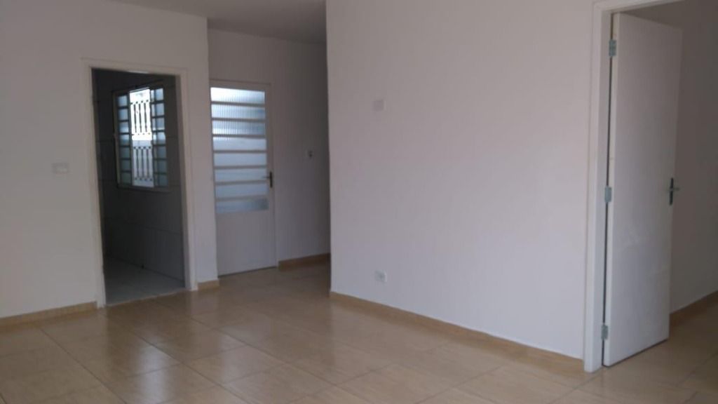 Casa à venda e aluguel com 3 quartos, 121m² - Foto 2