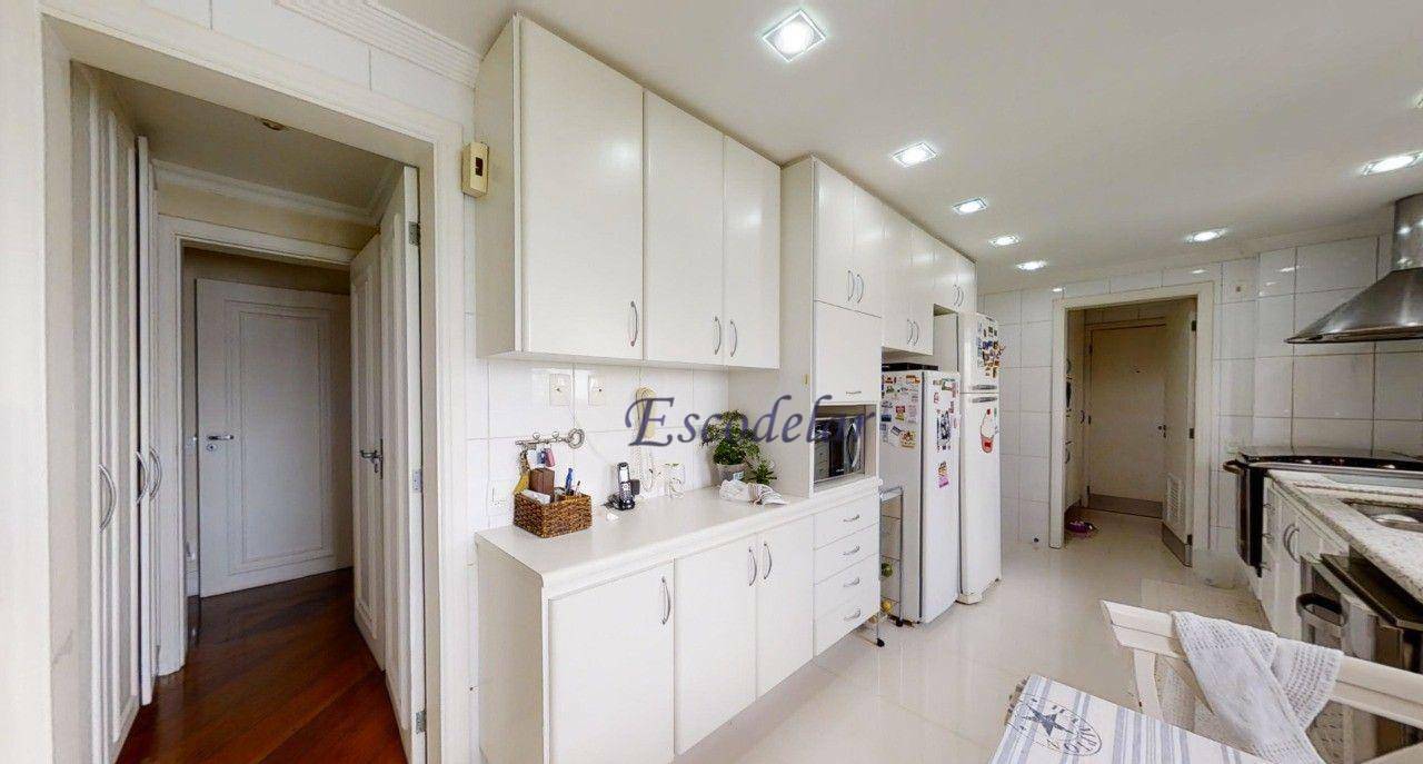 Apartamento à venda com 3 quartos, 213m² - Foto 12