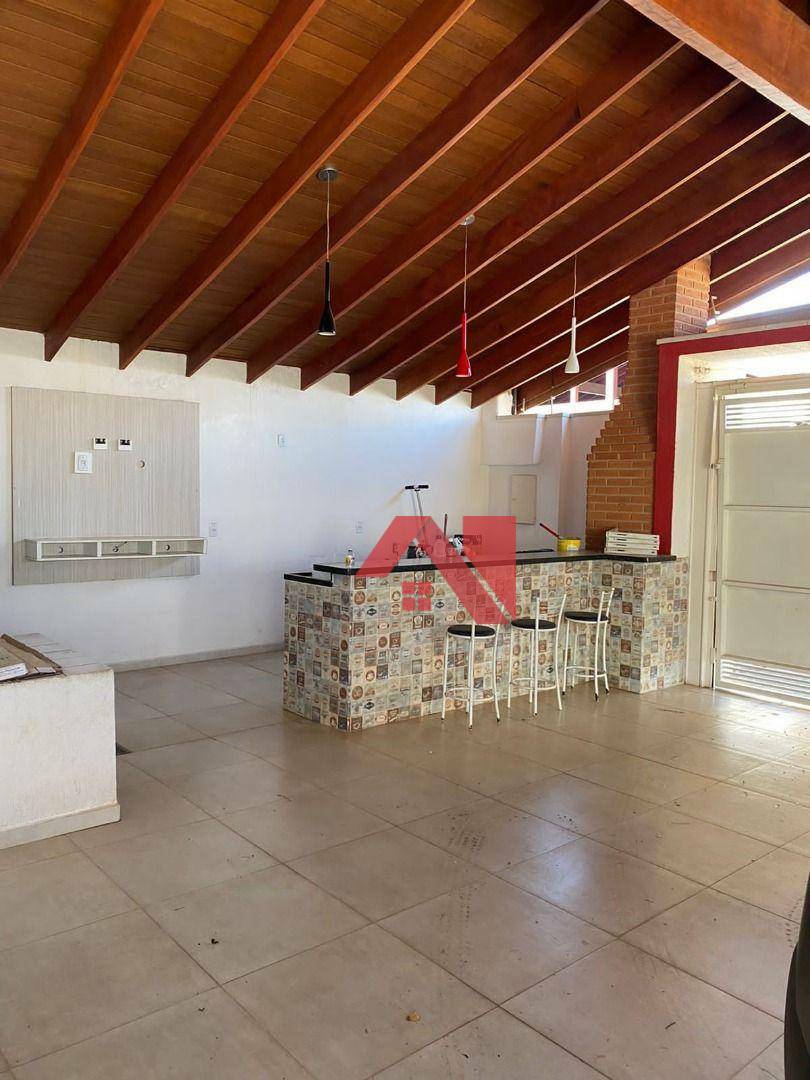 Casa à venda com 3 quartos, 107m² - Foto 1