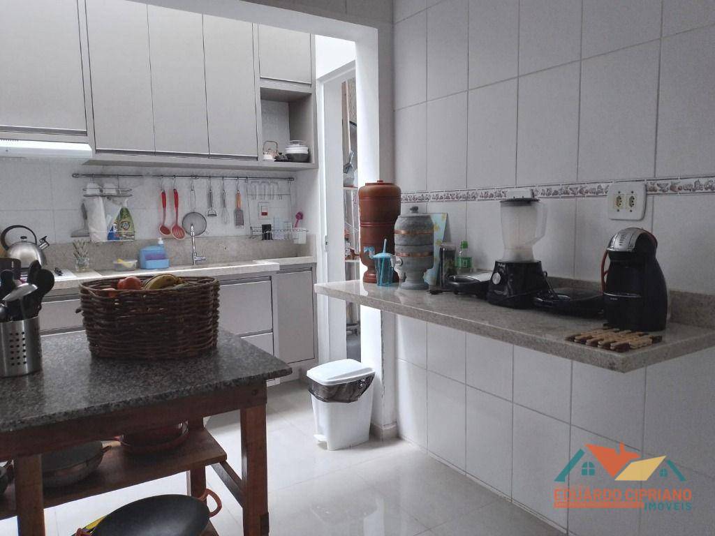 Casa à venda com 3 quartos, 220m² - Foto 11