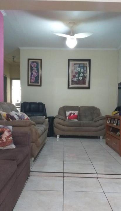 Casa à venda com 5 quartos, 300m² - Foto 2