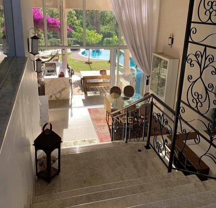 Casa de Condomínio à venda com 4 quartos, 330m² - Foto 4