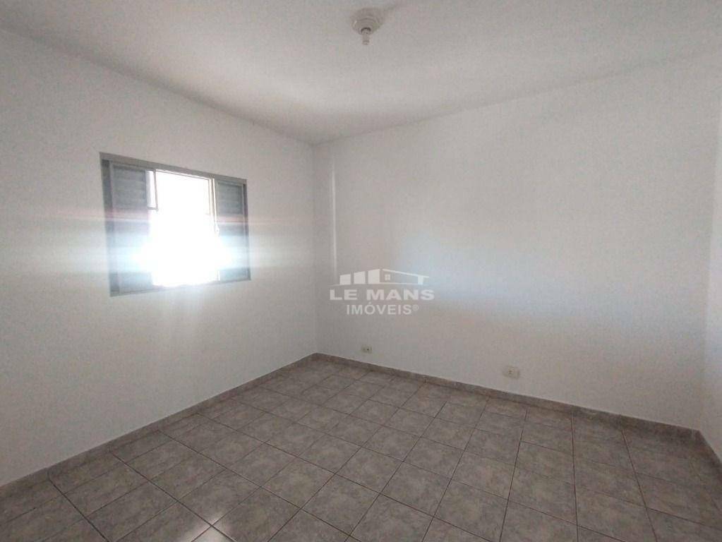 Casa à venda com 3 quartos, 101m² - Foto 14