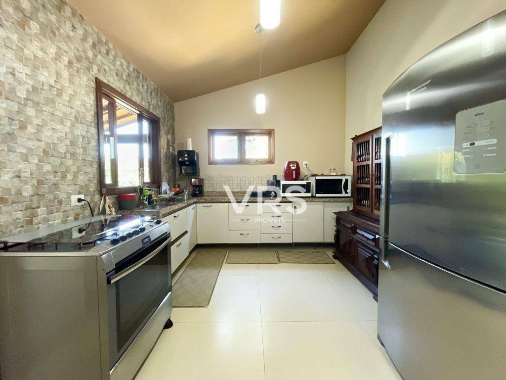 Casa de Condomínio à venda com 4 quartos, 250m² - Foto 25