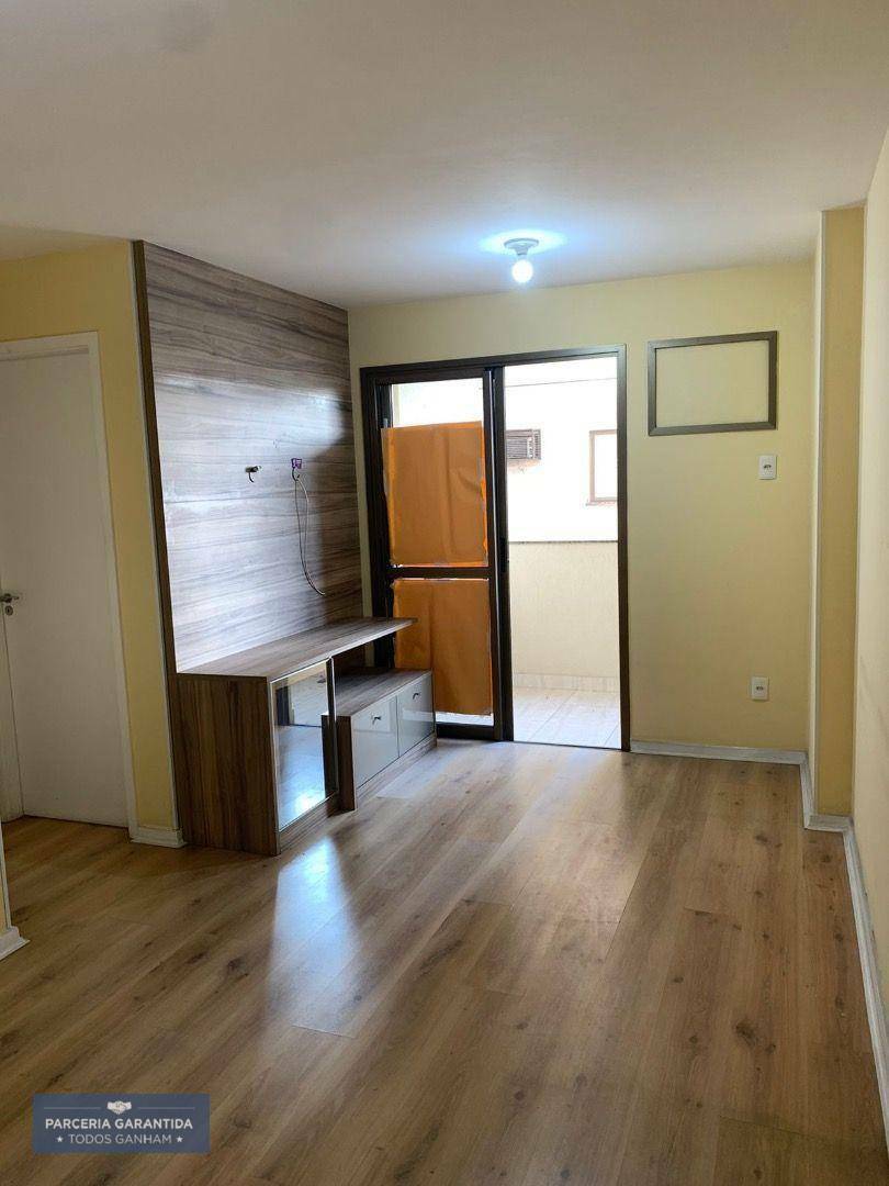 Apartamento à venda com 2 quartos, 60m² - Foto 4