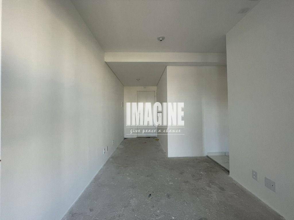 Apartamento à venda com 2 quartos, 44m² - Foto 2