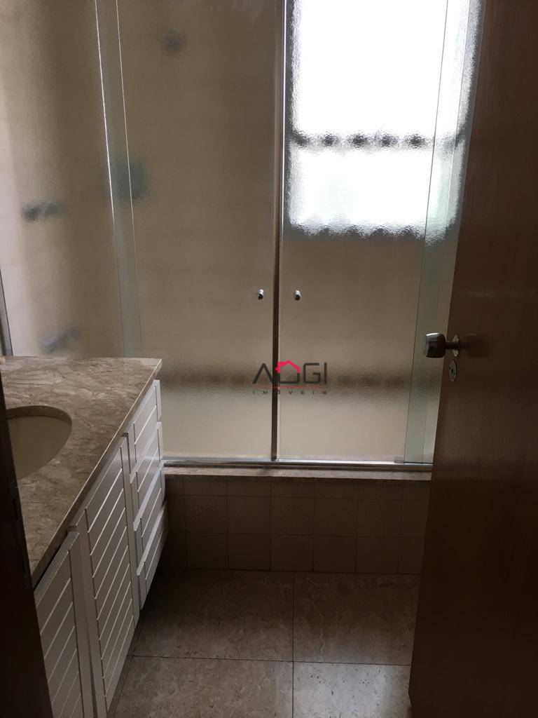 Apartamento para alugar com 3 quartos, 97m² - Foto 12