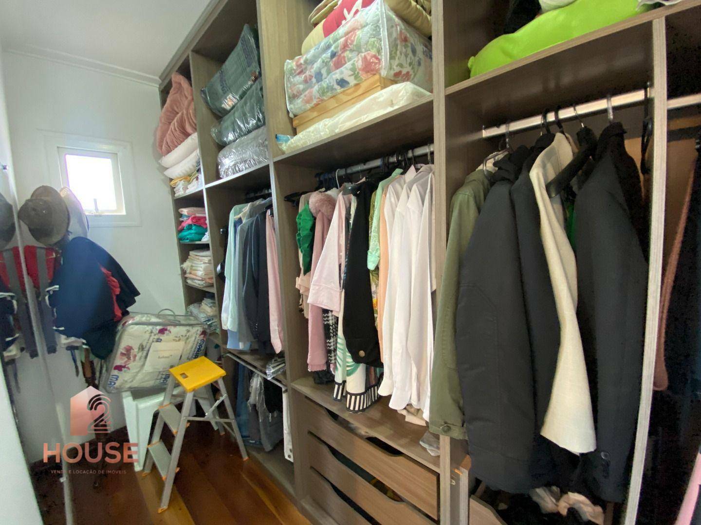 Casa de Condomínio para alugar com 4 quartos, 300m² - Foto 21