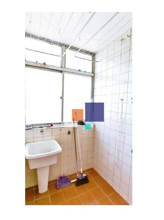 Apartamento à venda com 3 quartos, 75m² - Foto 11