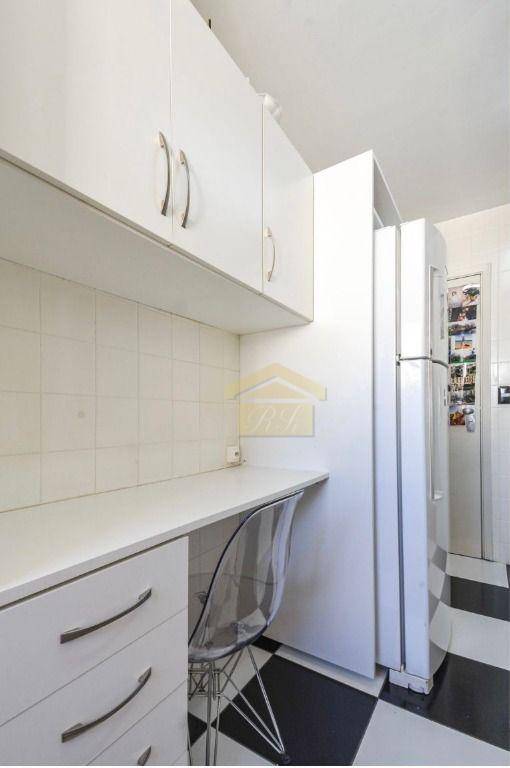 Apartamento à venda com 3 quartos, 82m² - Foto 17