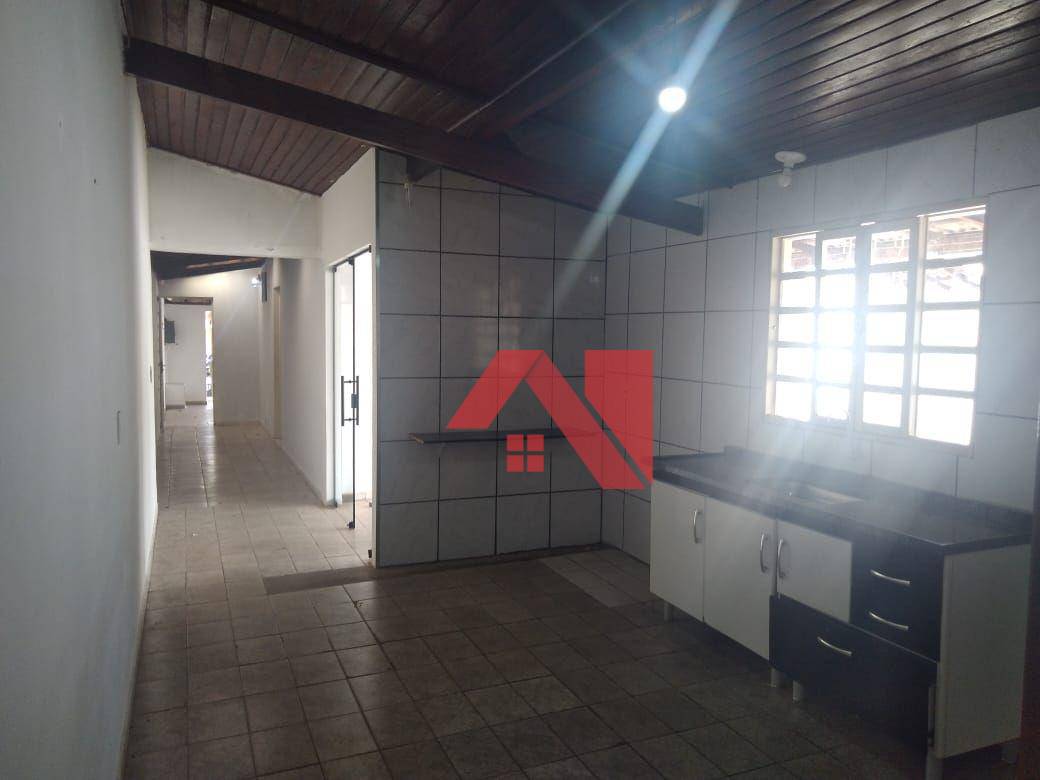 Casa à venda com 3 quartos, 110m² - Foto 1