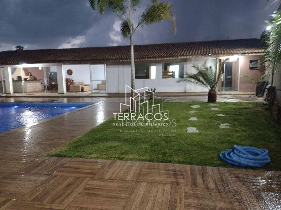 Casa à venda com 2 quartos, 750m² - Foto 3