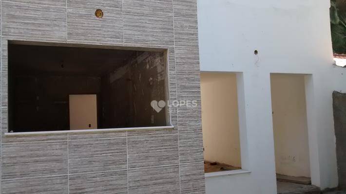 Casa à venda com 4 quartos, 135m² - Foto 3