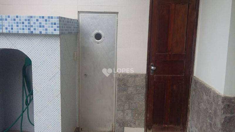 Casa de Condomínio à venda com 5 quartos, 200m² - Foto 19