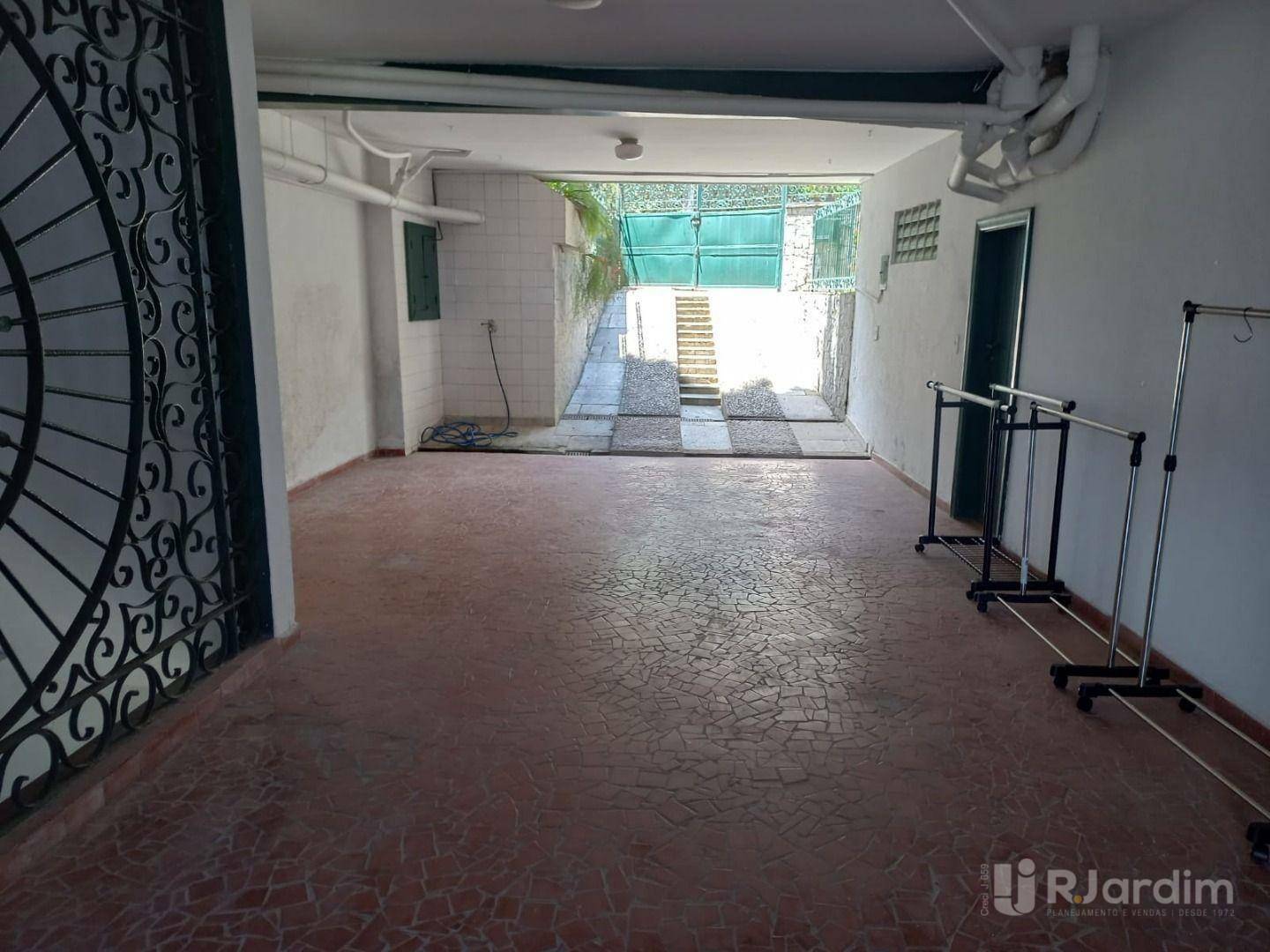 Casa para alugar com 4 quartos, 500m² - Foto 25