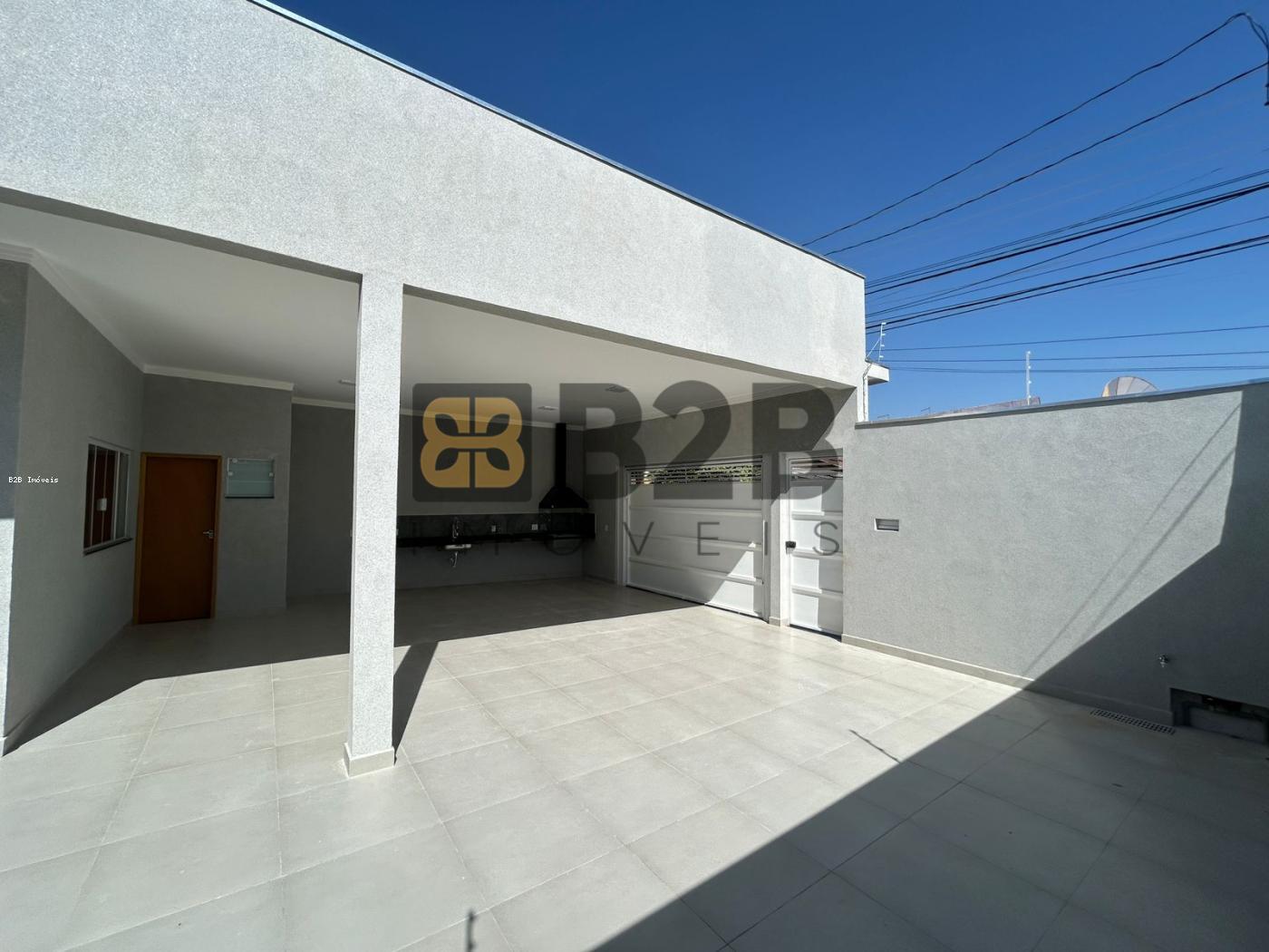 Casa à venda com 3 quartos, 180m² - Foto 2