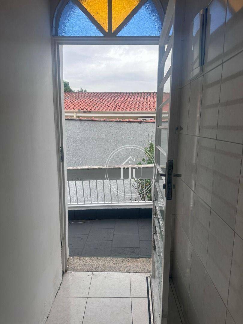 Casa para alugar com 6 quartos, 224m² - Foto 31