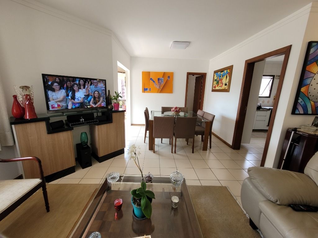 Apartamento à venda com 3 quartos, 124m² - Foto 2