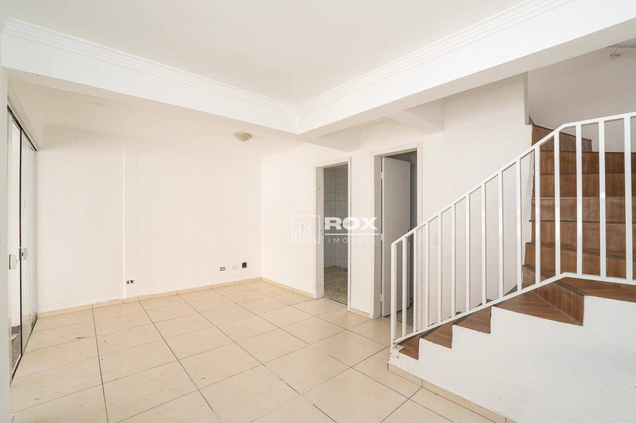 Sobrado à venda com 3 quartos, 60m² - Foto 1