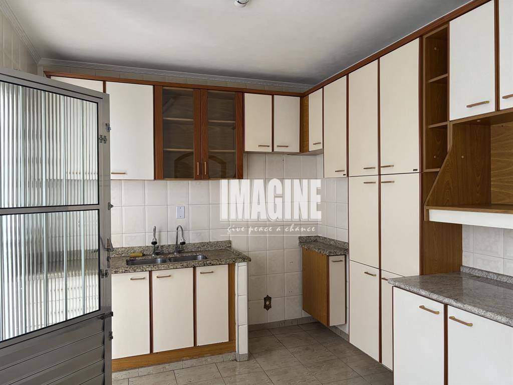 Sobrado à venda com 3 quartos, 180m² - Foto 4