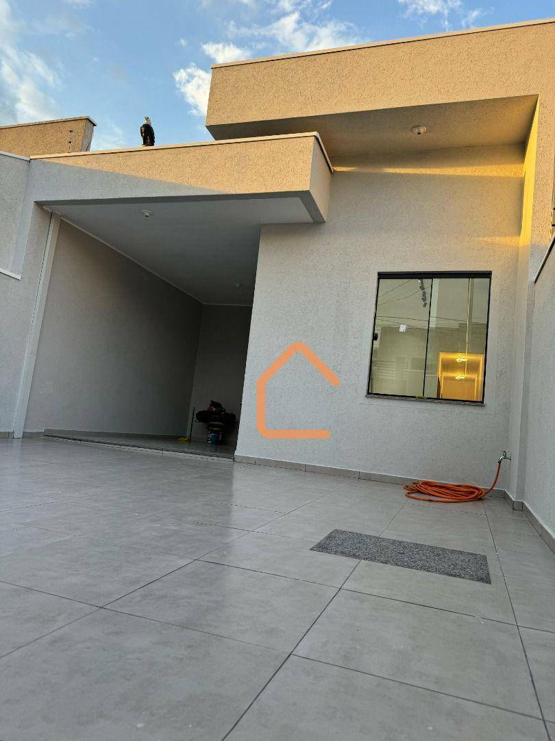 Casa à venda com 3 quartos, 160m² - Foto 1