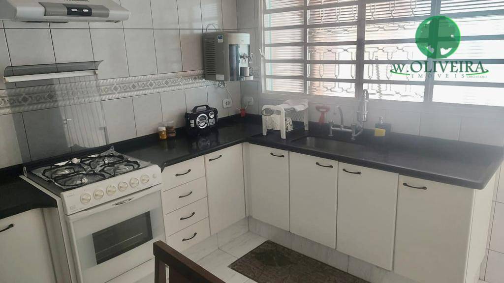 Casa à venda com 3 quartos, 208m² - Foto 4