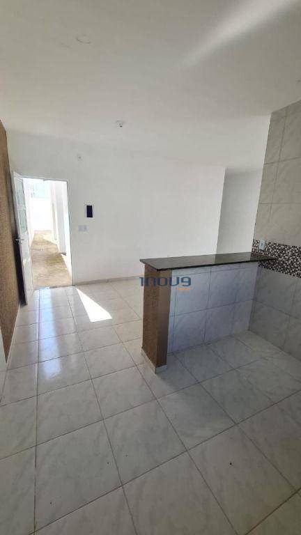 Casa à venda com 3 quartos, 91m² - Foto 5