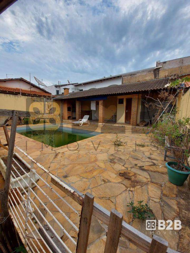 Casa à venda com 5 quartos, 232m² - Foto 4