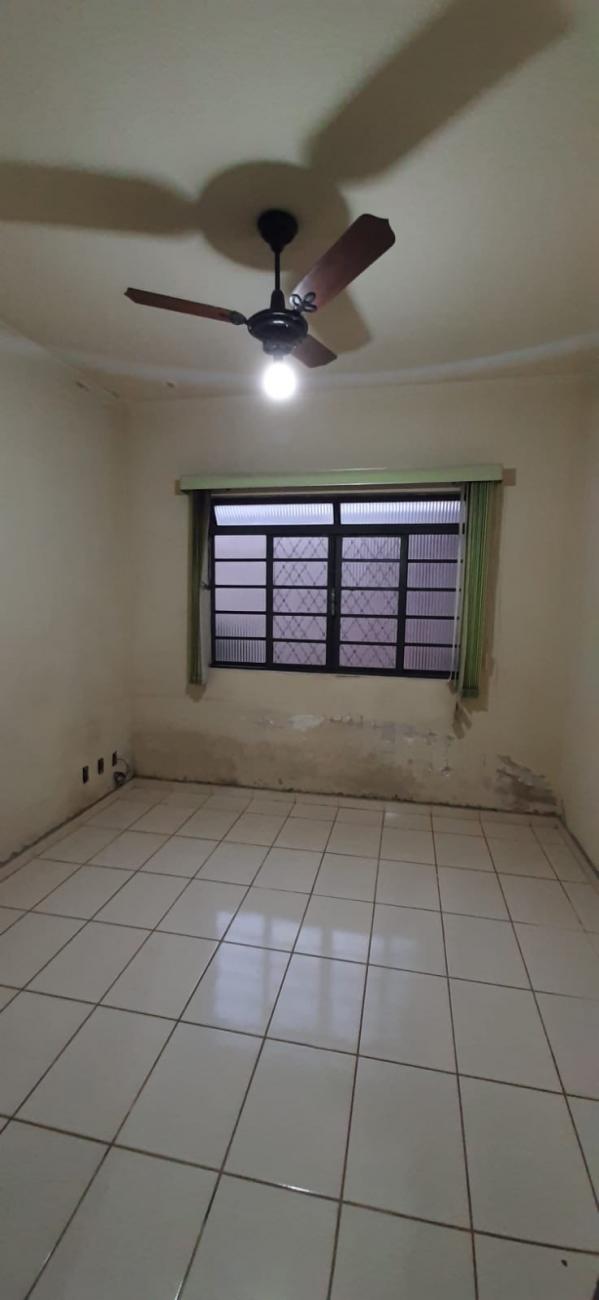 Casa à venda com 3 quartos, 250m² - Foto 6