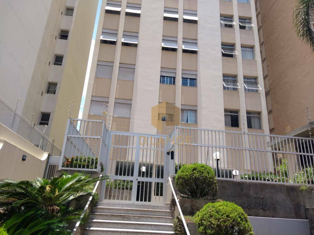 Apartamento à venda com 3 quartos, 144m² - Foto 2