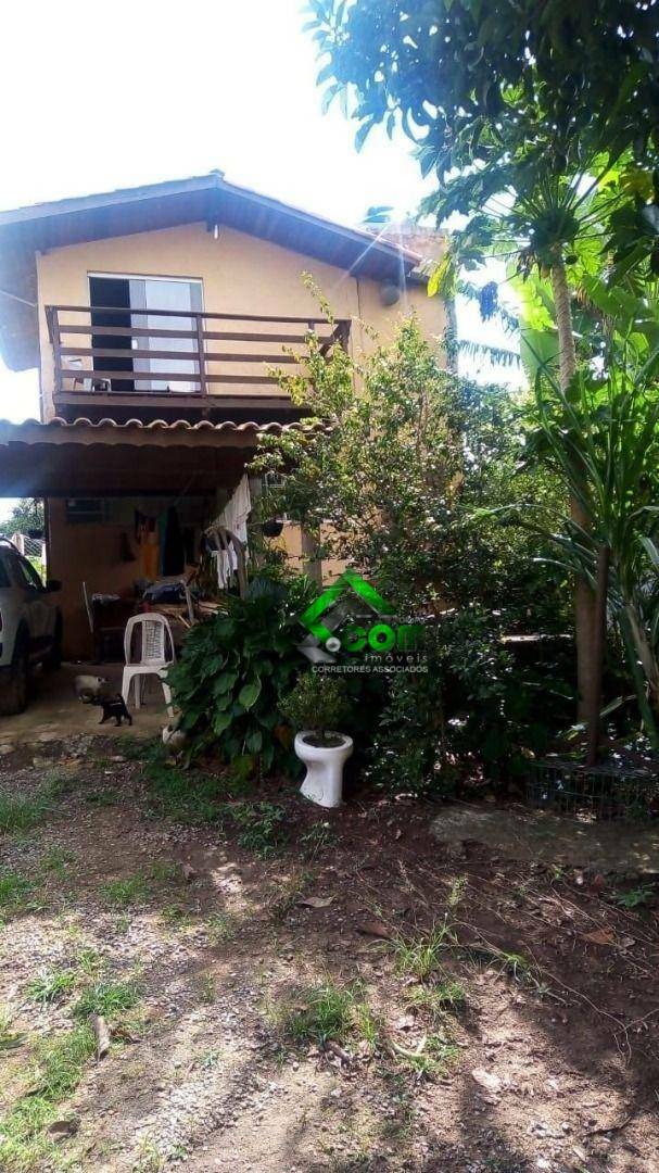 Casa à venda com 3 quartos, 70m² - Foto 2