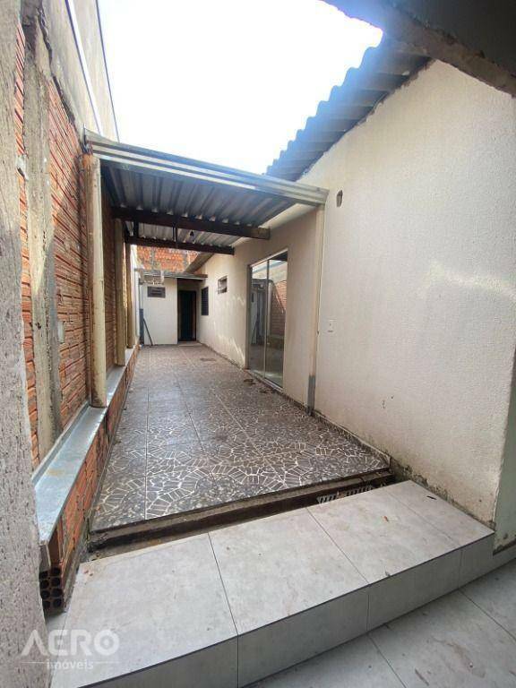Casa à venda com 2 quartos, 98m² - Foto 11