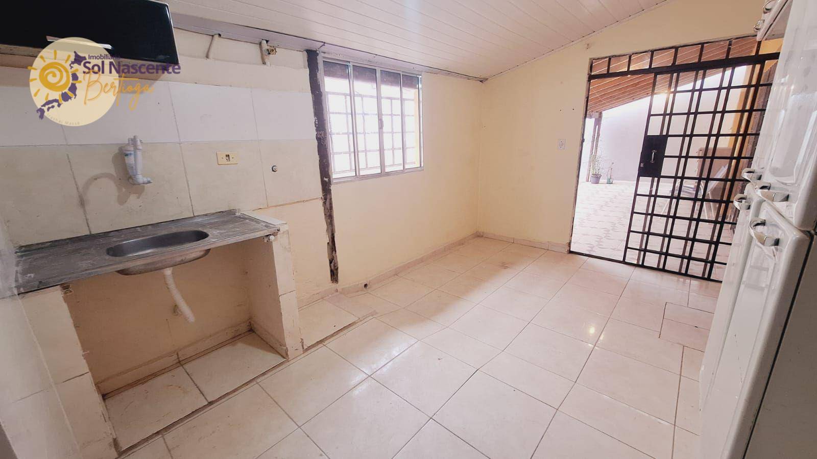 Casa para alugar com 2 quartos, 75m² - Foto 15