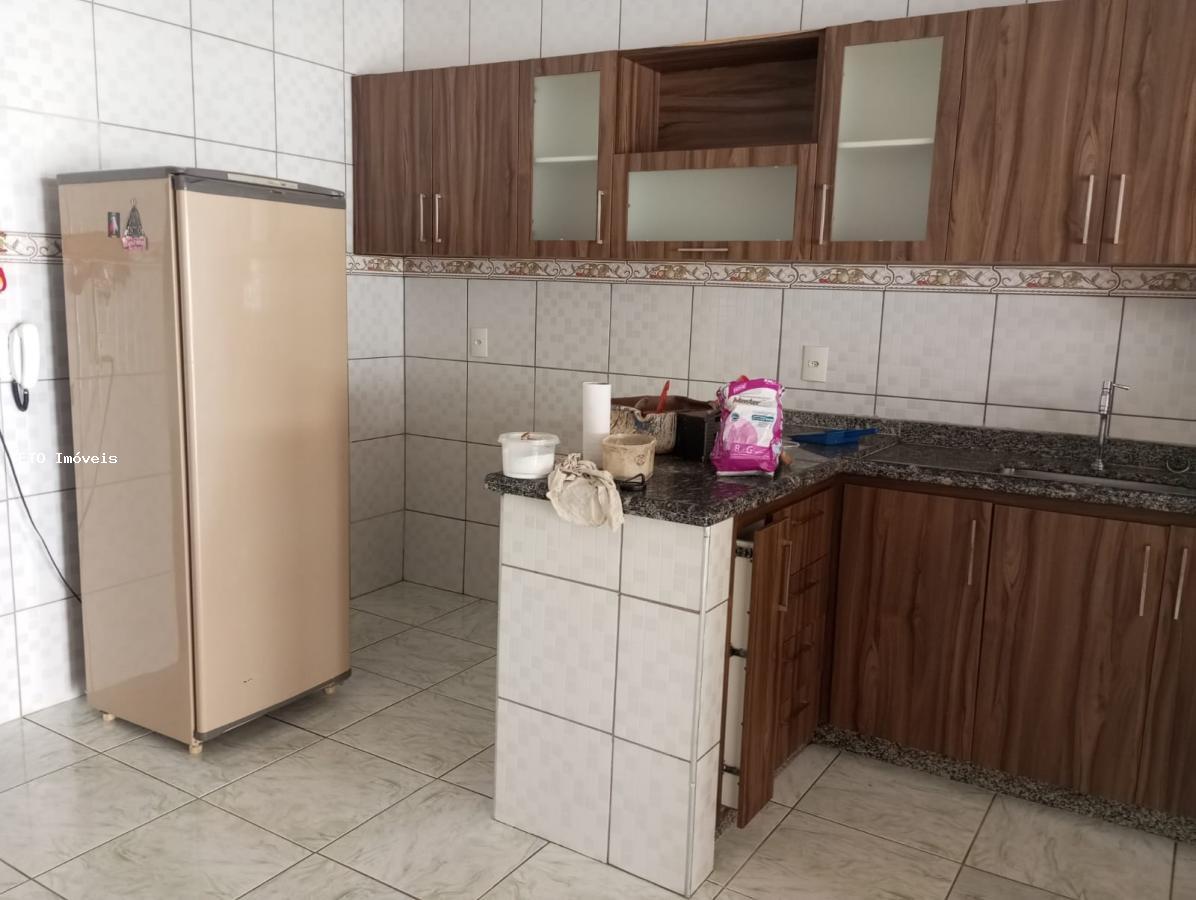 Casa para alugar com 3 quartos, 300m² - Foto 23