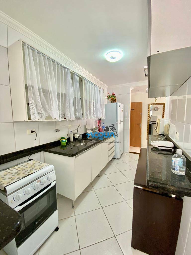 Apartamento à venda com 2 quartos, 70m² - Foto 4