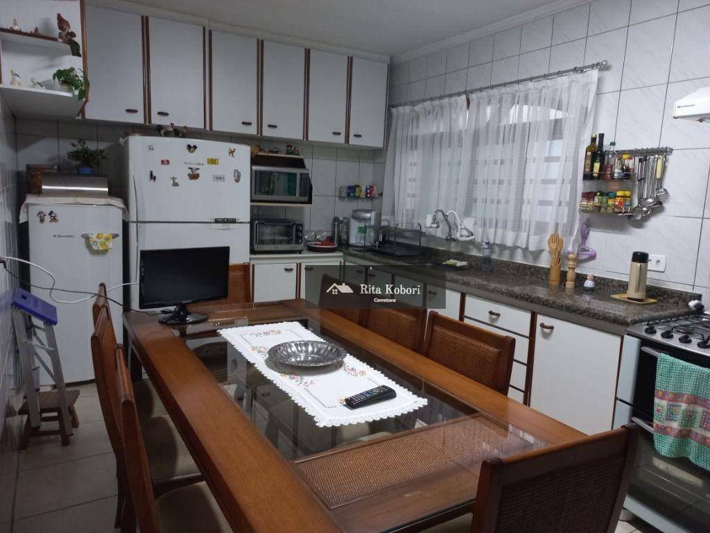 Sobrado à venda com 3 quartos, 8m² - Foto 3