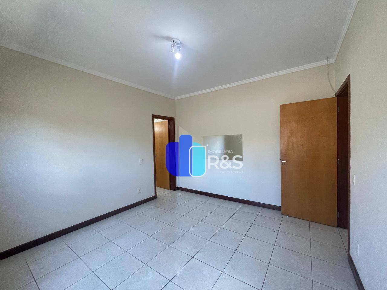 Casa para alugar com 3 quartos, 253m² - Foto 38