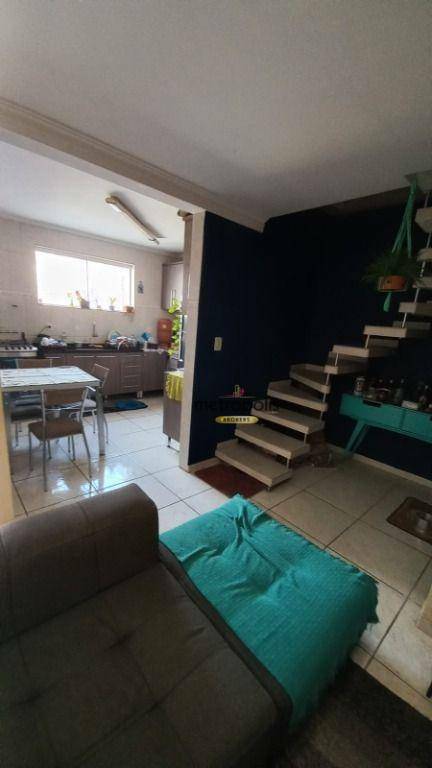 Casa à venda com 2 quartos, 200m² - Foto 7