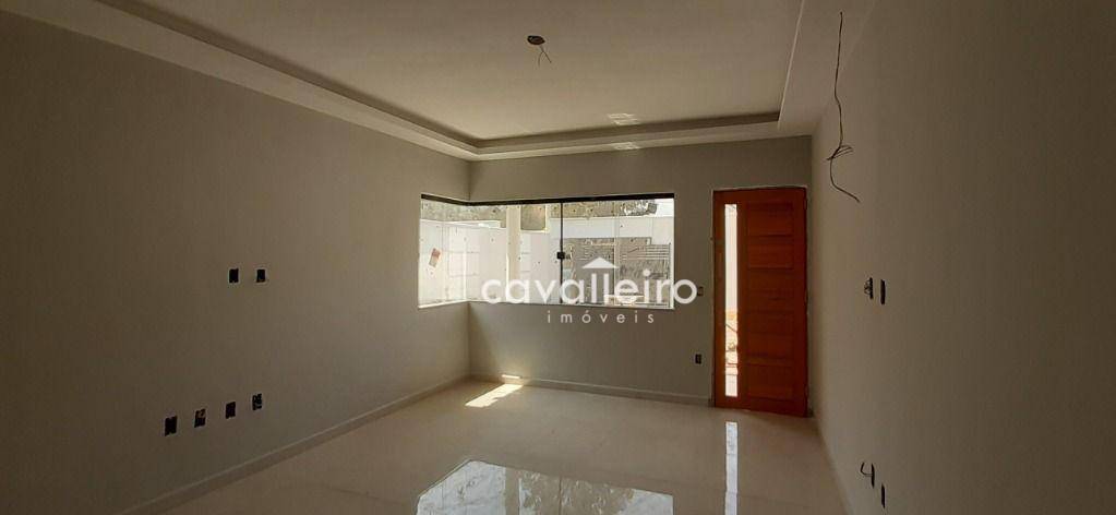 Casa à venda com 3 quartos, 100m² - Foto 4