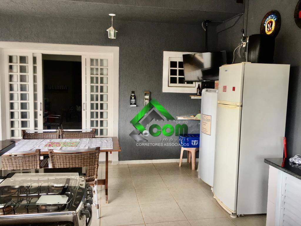 Casa à venda com 4 quartos, 320m² - Foto 26