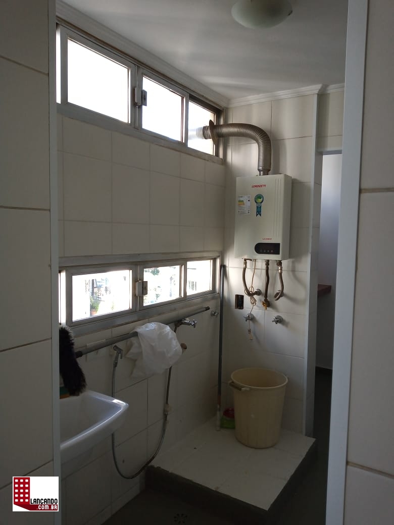 Apartamento à venda com 2 quartos, 75m² - Foto 2